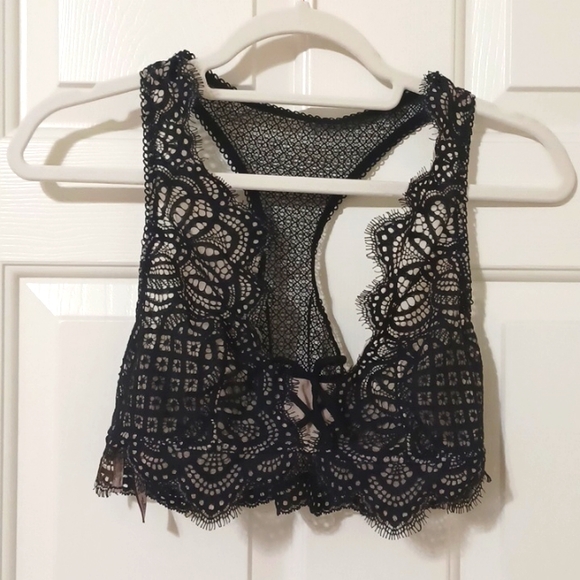 Victoria's Secret Bralette, size medium, color black - Picture 1 of 6
